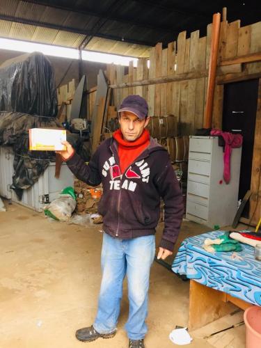 Entrega de luvas para recicladores