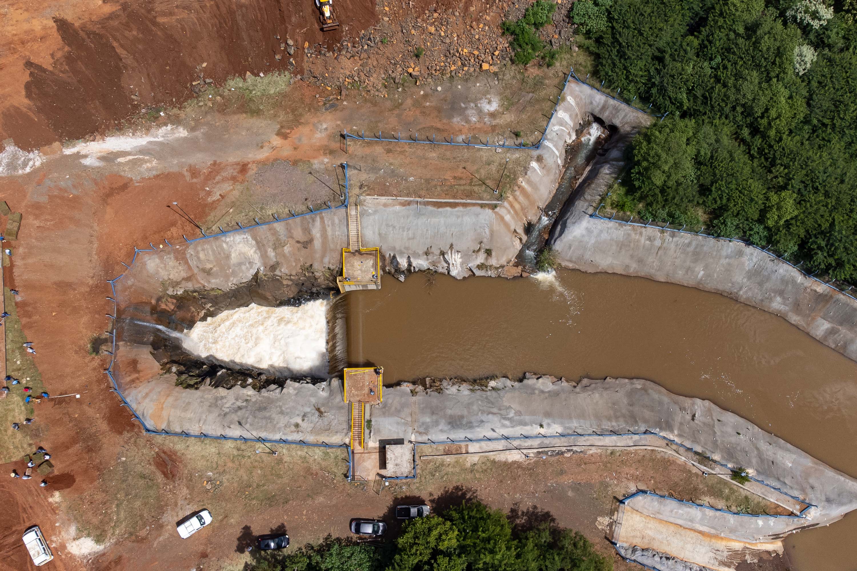 O sistema tem uma capacidade de vazão máxima de 310 metros cúbicos por segundo.