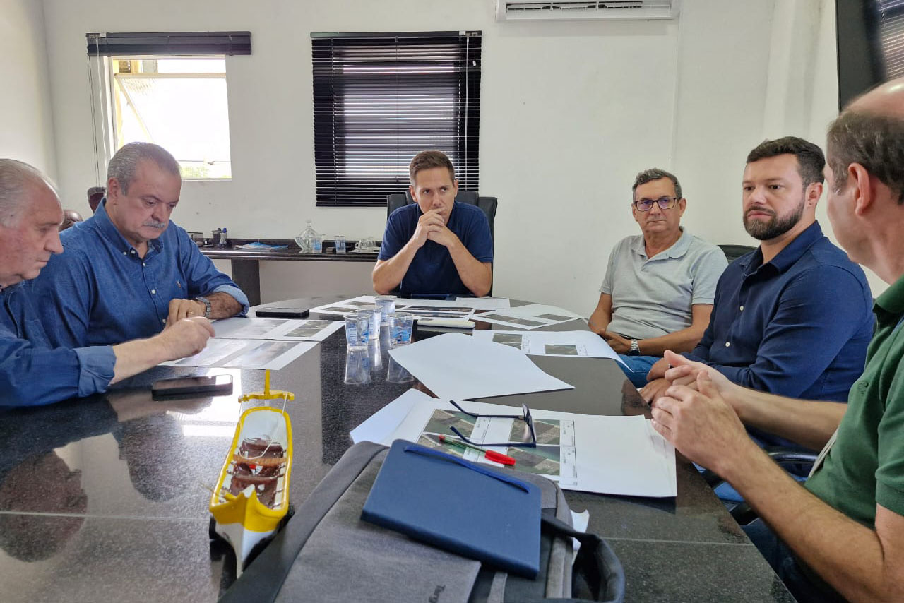 Governo do Estado confirmou, em reunião na prefeitura de Pontal do Paraná, o investimento de R$ 14 milhões no desassoreamento de rios e canais no Litoral.