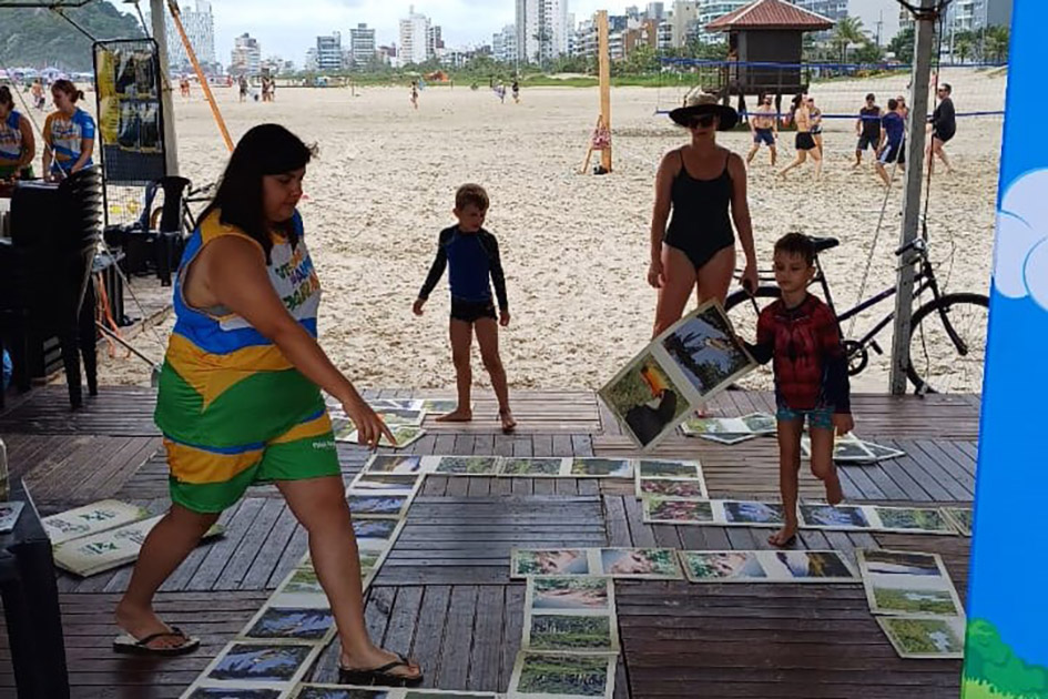 Ações de educação ambiental impactaram mais de 1,6 mil pessoas até o momento durante o Verão Maior Paraná.