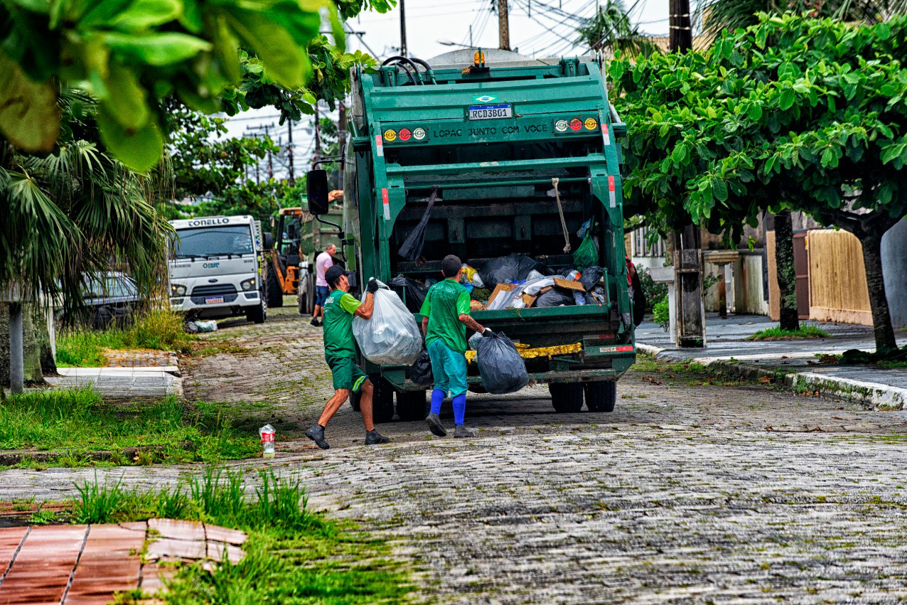 IAT reforçou o trabalho de coleta de resíduos sólidos nos sete municípios do Litoral do Paraná.