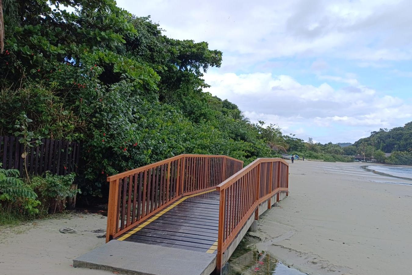 Passarela na Ilha do Mel