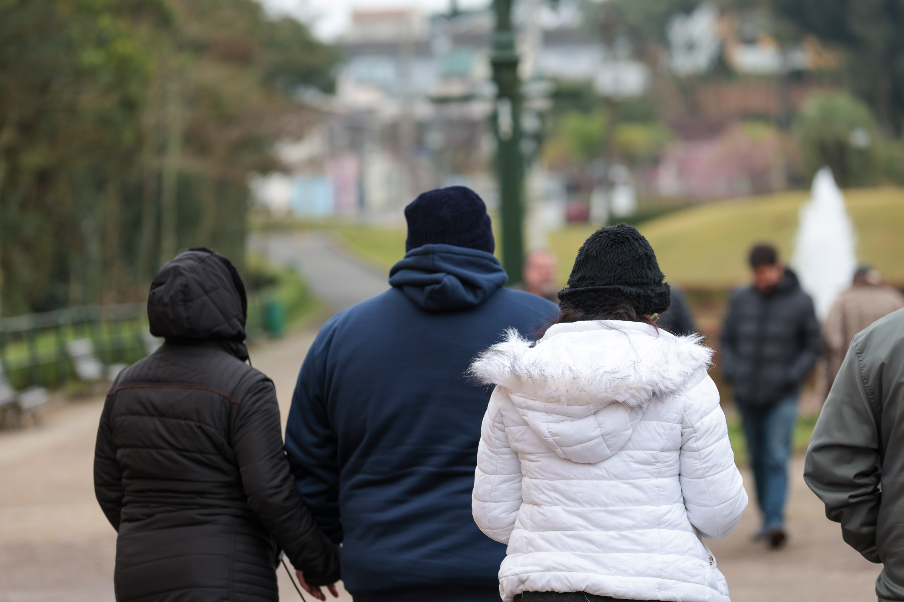 Após temporais, chuva dá trégua e volta na quinta; Curitiba tem recorde de frio em outubro