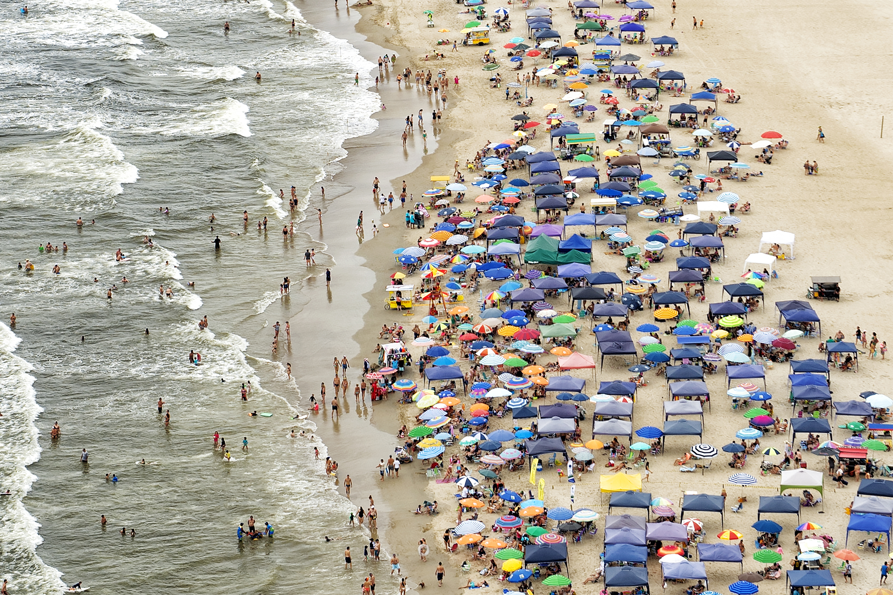 O Governo do Paraná, por meio do Instituto Água e Terra (IAT), vai investir R$ 28,2 milhões em ações de sustentabilidade durante a nova temporada do Verão Maior Paraná
