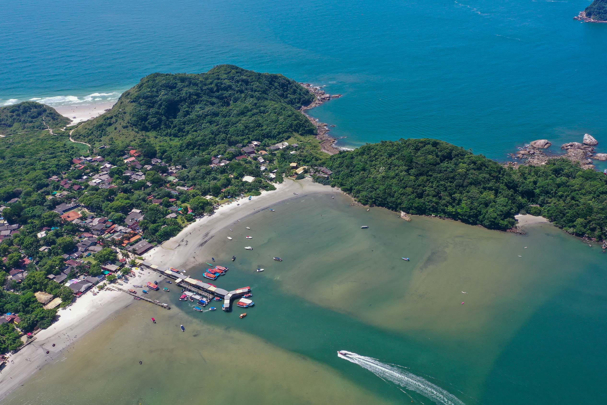 Estado realiza pesquisa com moradores e turistas da Ilha do Mel para implantar melhorias