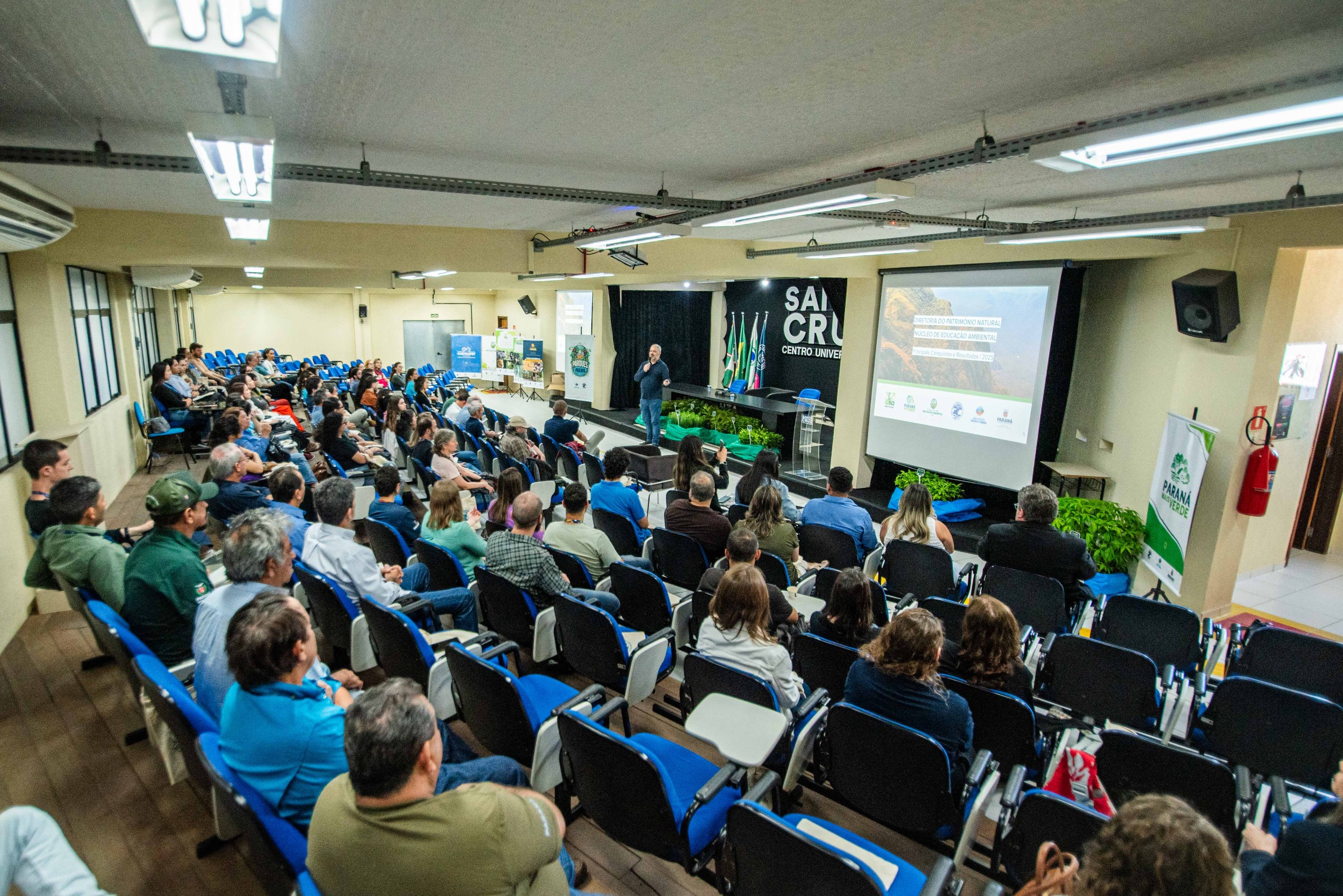 Instituto Água e Terra entregou nesta quinta-feira dez Planos de Manejo para as Unidades de Conservação (UCs). Nesta sexta-feira (12) será feito o repasse de 19 caminhonetes Ford Ranger