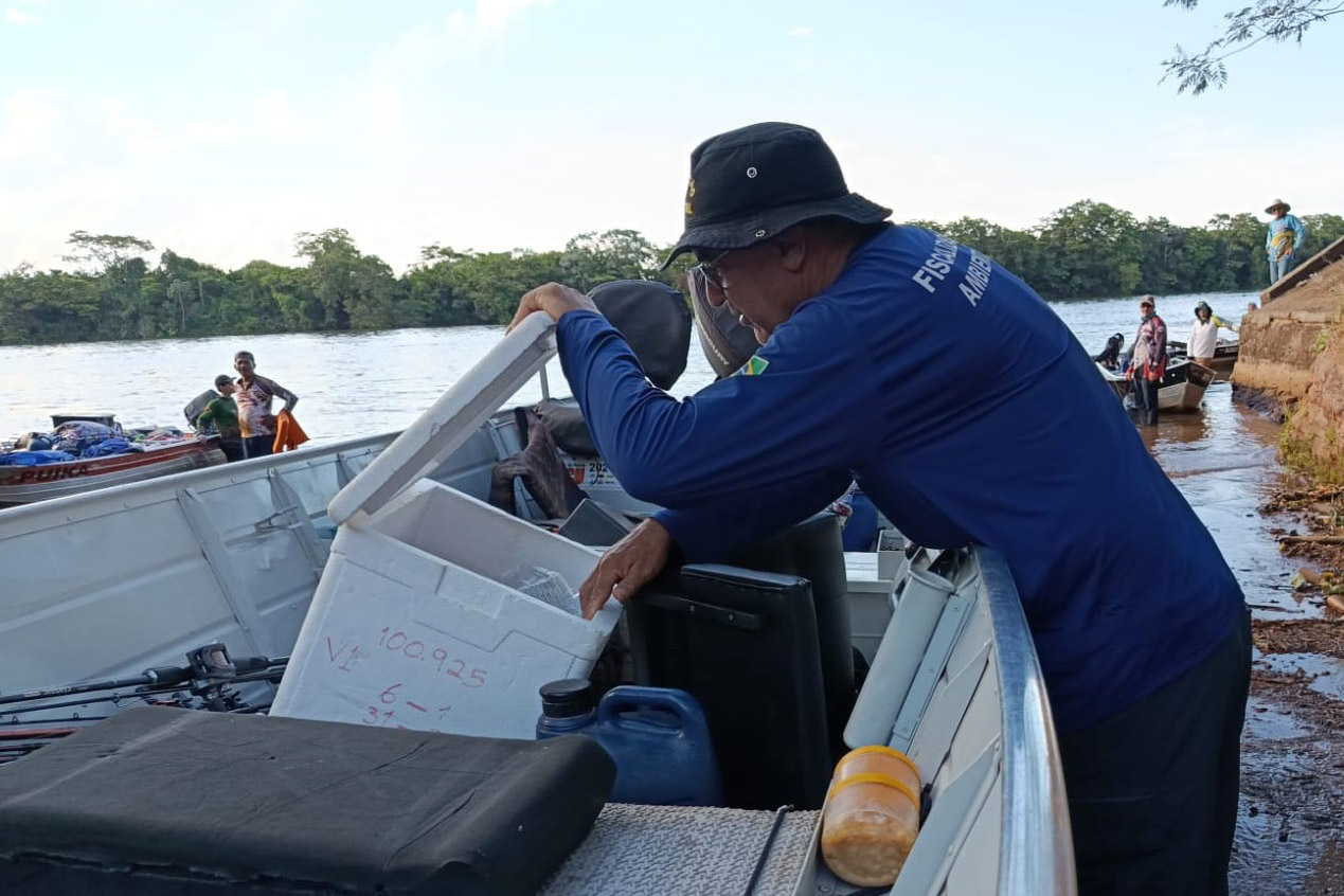 Agentes do IAT abordam 150 embarcações na primeira ação de fiscalização após a Piracema