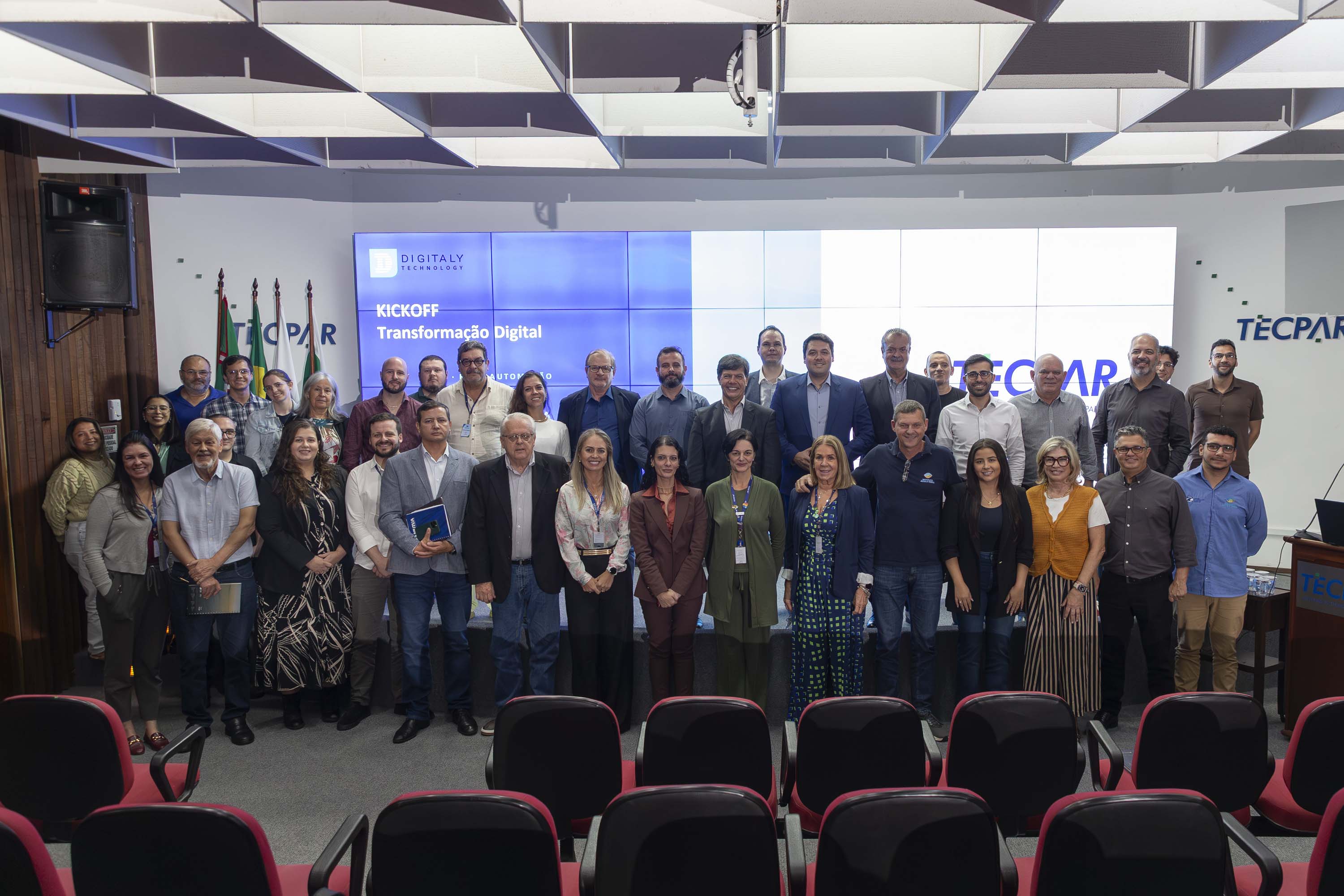 Tecpar e IAT firmam parceria com IA para acelerar licenciamento ambiental