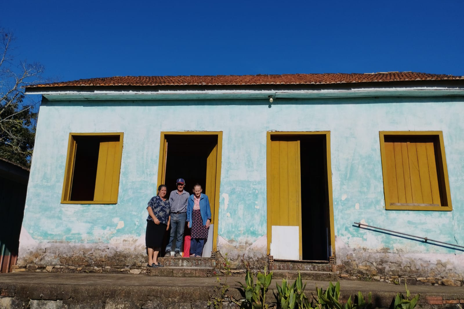 Instituto Água e Terra entregou mais 24 matrículas de imóveis regularizados em Cerro Azul, na Região Metropolitana de Curitiba 