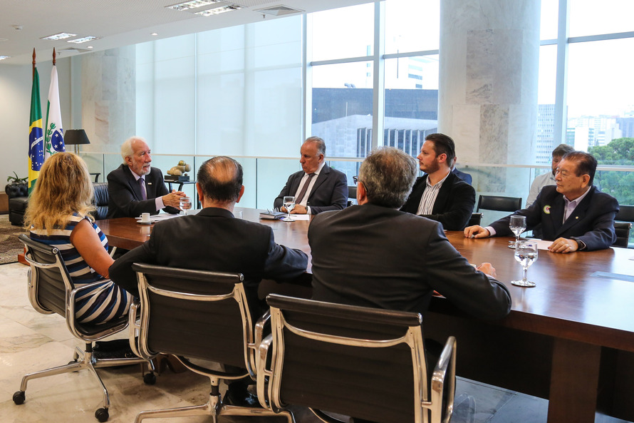 O governador em exercício Darci Piana recebe o presidente da Paraná Turismo, João Jacob Mehl  e representantes do G5 nesta quinta-feira (7) no Palácio Iguaçu.   Curitiba, 07/03/2019 -  Foto: Geraldo Bubniak/ANPr