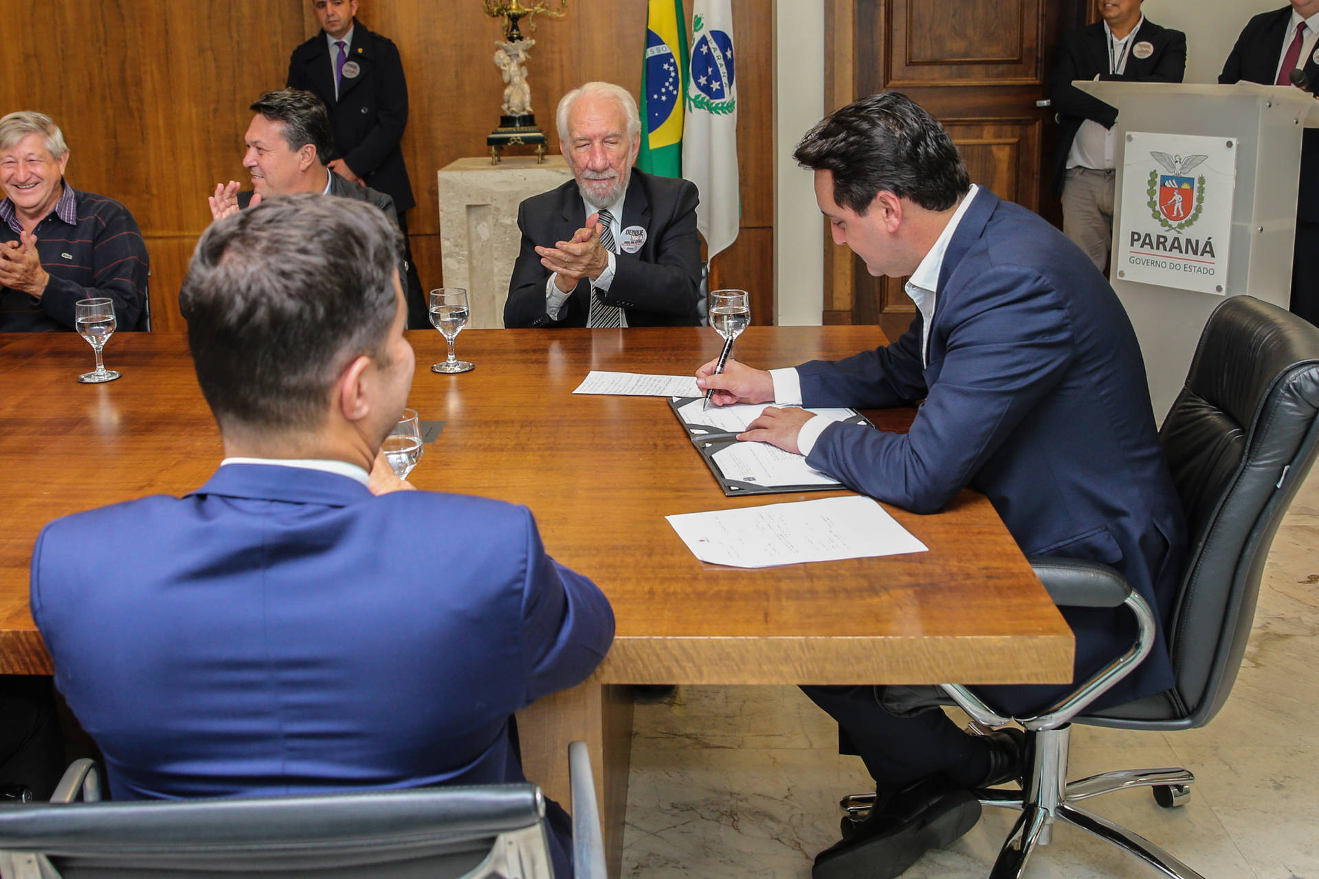 Escola na Ilha das Cobras vai capacitar moradores do Litoral