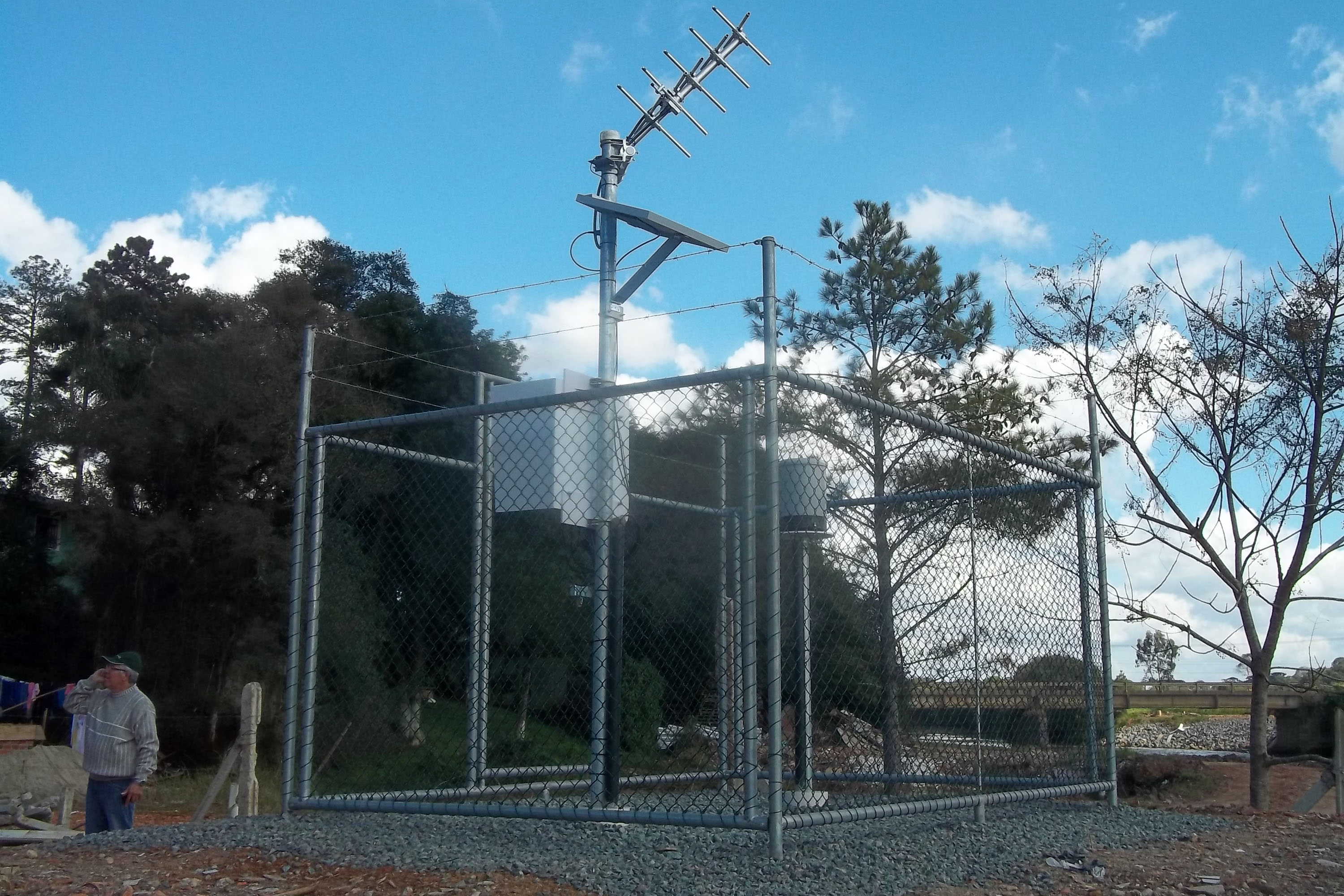 A Rede Paranaense de Monitoramento Hidrometereológico (REPAMH) disponibilizará em breve dados, em tempo real, das previsões meteorológicas, do monitoramento do nível dos rios em todas as bacias hidrográficas do Paraná e da quantidade de chuva. Na foto estação Ponte Umbarazinho_Rio Iguaçu. Foto: Divulgação