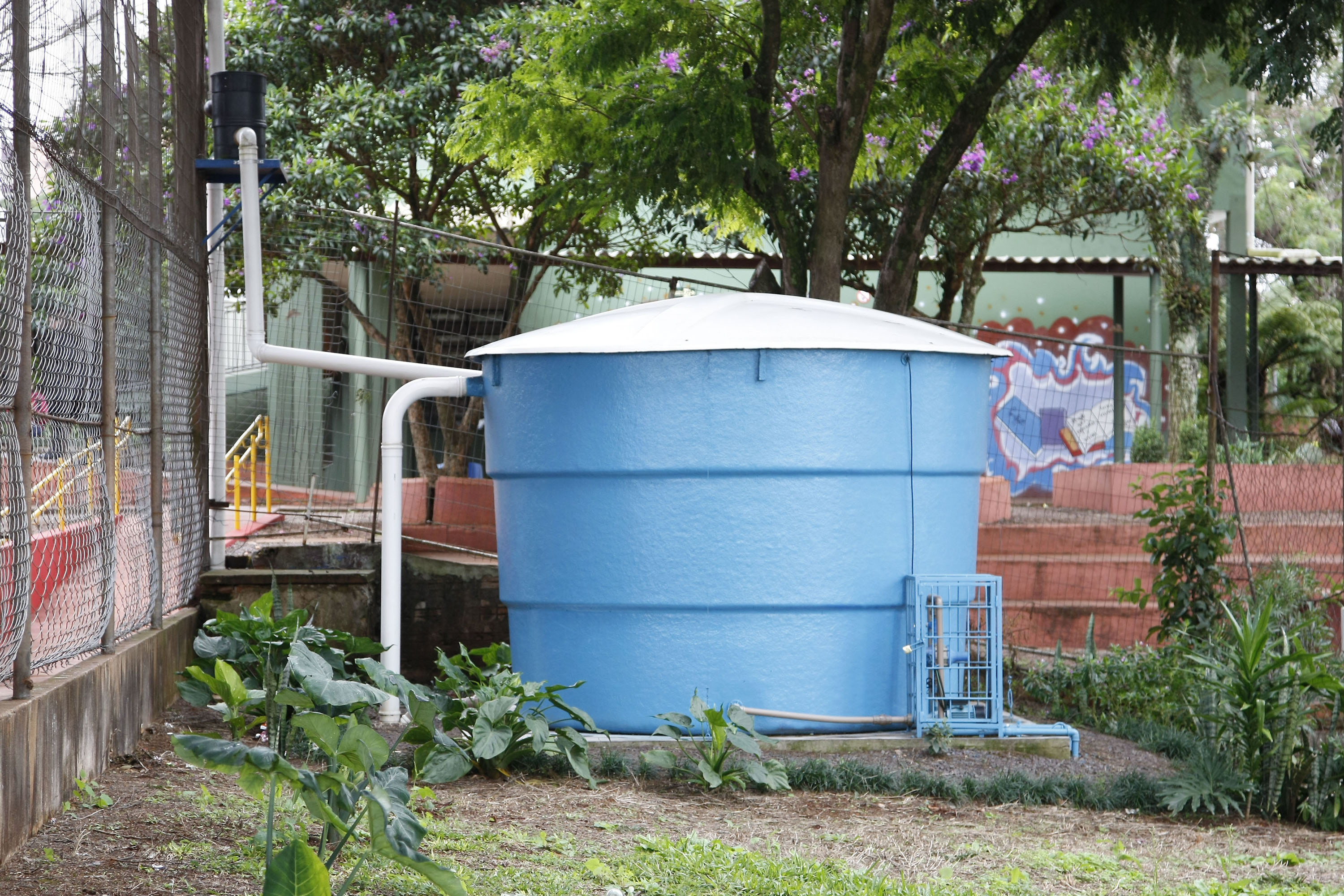 A preocupação com a preservação ambiental, combate ao desperdício, pesquisas de fontes alternativas de energia e a promoção de hábitos alimentares saudáveis estão entre os temas trabalhados nas escolas estaduais, por meio de projetos educacionais voltados à sustentabilidade.Foto: Hedeson Alves/Arquivo SEED