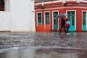 Massa de ar polar vai trazer chuva e frio para o Paraná no fim de semana.