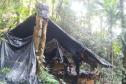 Instituto Água e Terra (IAT) e Batalhão de Polícia Ambiental - Força Verde desmobilizaram um acampamento de caçadores que funcionava dentro do Parque Estadual Pico do Marumbi.