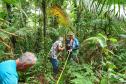 Voluntários participaram da ação de educação ambiental no Parque Estadual do Palmito, em Paranaguá, no Litoral do Paraná