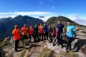 Com apoio do IAT, mutirão recolheu cerca de 15 quilos de lixo do Pico Paraná