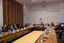 O governador Carlos Massa Ratinho Junior recebeu nesta terça-feira (7), no Palácio Iguaçu, em Curitiba, representantes da Vento Sul Energia para a entrega da Licença de Instalação (LI) do Complexo Eólico Palmas II, localizado no município de Palmas, no Sudoeste do Estado.