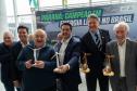 O governador Carlos Massa Ratinho Junior recebeu nesta terça-feira (7), no Palácio Iguaçu, em Curitiba, representantes da Vento Sul Energia para a entrega da Licença de Instalação (LI) do Complexo Eólico Palmas II, localizado no município de Palmas, no Sudoeste do Estado.