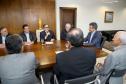 O governador Beto Richa assinou nesta quarta-feira, 08, termo de cooperação técnica para realização do Programa de Residência Técnica Ambiental entre as secretarias, do Meio Ambiente e Recursos Hídricos e da Ciência, Tecnologia e Ensino Superior. Participaram: os secretários; do Meio Ambiente, Antônio Carlos Bonetti e do Ensino Superior, João Carlos Gomes, entre outros. Curitiba, 08-11-17 Foto:Jaelson Lucas / ANPr.