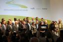O secretário estadual do Meio Ambiente e Recursos Hídricos, Jonel Iurk, afirmou nesta terça-feira (19/06), no Rio de Janeiro, que o governo paranaense tem como meta recuperar até um milhão de hectares de florestas nativas nos próximos 20 anos. Ele destacou que o Estado vem adotando medidas inovadoras para a conservação das riquezas naturais e que o trabalho foi reforçado com o lançamento do programa Bioclima Paraná.