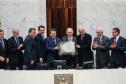 Governador participa de homenagem a Oriovisto Guimarães