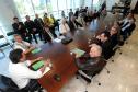 Governador Beto Richa acompanhado pelo, secretário de Meio Ambiente, Luiz Eduardo Cheida, presidente do Ibama, Volney Zanardi Júnior, superintendente do Ibama, Jorge Calado, diretor-presidente do IAP, Luiz Tarcisio Mossato Pinto, diretor-presidente do ITCG, Amílcar Cavalcante Cabral, diretor presidente da Mineropar, José Antonio Zem, diretor presidente do Simepar, Eduardo Alvim Leite, deputado federal Fábio Feldmann, secretário chefe da Casa Civil, Reinhold Stephanes, sub-chefe da Casa Civil, Guto