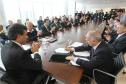 Governador Beto Richa com o secretário estadual do Meio Ambiente e Recursos Hídricos, Luiz Eduardo Cheida, e o presidente da Agência Nacional de Águas (ANA), Vicente Andreu, assina o contrato do Programa de Consolidação do Pacto Nacional pela Gestão das Águas (Progestão). Curitiba, 23/09/2013. Foto: Orlando Kissner/ANPr