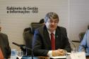 O secretário estadual de Meio Ambiente e Recursos Hídricos, Luiz Eduardo Cheida, apresenta a agenda de gestão de recursos hídricos do Estado do Paraná, durante a reunião do Conselho Mundial da Água da Seção Brasil que pela primeira vez se reúne no Paraná, com a participação de 35 representantes de empresas e entidades brasileiras que integram o Conselho. Na foto, o governador da seção Brasil do Conselho Mundial da Água, Ricardo Andrade.Curitiba, 04/12/2013.Foto: Arnaldo Alves / ANPr.