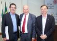 O secretário do Meio Ambiente e Recursos Hídricos, Luiz Eduardo Cheida, com o prefeito de Londrina Alexandre Kireeff e Ary Sudan, no Fórum Desenvolve Londrina - Fórum Permanente de Planejamento Estratégico para o Desenvolvimento Sustentável de Londrina. Foto: Wesley Manini