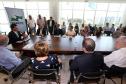 Governador Beto Richa assina decreto que regulamenta a criação da Rede Estadual de Direitos Animais (REDA), ao lado do secretário do Meio Ambiente e Recursos Hídricos, Luiz Eduardo Cheida. Curitiba, 01/04/2014. Foto: Orlando Kissner/ANPr