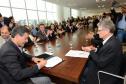 Governador Beto Richa assina convênio com 30 prefeituras para a readequação de microbacias pelo Programa de Gestão do Solo em Microbacias. Curitiba, 18/06/2014. Foto - Antonio Costa/ANPr
