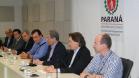 Assinatura de termo de cooperação técnica  entre representantes da Secretaria de Estado do Planejamento, Secretaria de Estado de Meio Ambiente e Recursos Hídircos, Instituto Ambiental do Paraná (IAP), Instituto das Águas e Celepar formaliza o comprometimento das instituições para implantar um sistema de informações integrado que vai desburocratizar, padronizar e agilizar a emissão de licenciamentos ambientais e outorgas no Estado.Curitiba, 07/10/2015.Foto: Divulgação Sec Planejamento