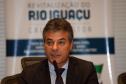 Governador Beto Richa, durante reunião nesta segunda-feira, 26 de outubro, no Palácio Iguaçu, para avaliação dos trabalhadores no Projeto de Revitalização do Rio Iguaçu. Participaram da reunião, a vice-governadora, Cida Borghetti, os secretários do Meio Ambiênte e Recursos Hídricos, Ricardo Soavinski; da Casa Civil, Eduardo Sciarra; o secretário chefe de Gabinete, Deonilson Roldo e o presidente da Sanepar, Mounir Chaowiche e demais autoridades. Curitiba, 26/10/15. Foto Jonas Oliveira/AENPr