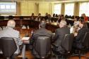 O secretário estadual do Meio Ambiente, Ricardo Soavinski, com o presidente da Fiep, Edson Luiz Compagnolo e o presidente do IAP, Tarcísio Mossato, entregam o Selo Clima Paraná, de reconhecimento às empresas que formularem e publicarem inventários de suas emissões de gases de efeito estufa. Curitiba, 06/11/2015. Foto: Pedro Ribas/ANPr