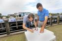 O secretário de Meio Ambiente e Recursos Hídricos, vistoria o trapiche do porte de Pontal do Sul e Assina convênio com o prefeito daquele município, Edgar Rossi.Pontal do Sul, 19-12-15.Foto: Arnaldo Alves / ANPr.