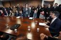 O governador Beto Richa assina convênios com 34 municípios para a compra de caminhões para coleta seletiva de lixo. A assinatura dos convênios foi acompanhada pela secretária da Família e Desenvolvimento Social, Fernanda Richa, pelo presidente da Assembleia Legislativa, Ademar Traiano, pelo líder do governo na Assembleia Legislativa, Luiz Claudio Romanelli, pelo chefe da Casa Civil, Valdir Rossoni, deputados estaduais e prefeitos.Curitiba, 21/06/2016.Foto: Orlando Kissner/ANPr