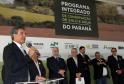 Governador Beto Richa assina decreto que cria o Programa Integrado de Conservação de Solo e Água do Paraná. Participaram da solenidade, o secretário da Agricultura e do Abastecimento, Norberto Ortigara; o vice-presidente e diretor Administrativo do BRDE, Orlando Pessuti; secretário do Meio Ambiente e Recursos Hídricos, Antônio Bonetti; presidente da Sanepar, Mounir Chaowiche; prefeitos, deputados e representantes da iniciativa privada.Curitiba, 29/08/2016.Foto: Orlando Kissner/ANPr