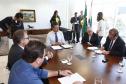 O governador Beto Richa  assina contrato de gestão, entre Simepar, Secretaria do Meio Ambiente, Instituto Ambiental do Paraná e Secretaria da Ciência, Tecnologia e Ensino Superior, para monitoramento e análise do Cadastro Ambiental e Rural
