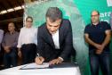 O governador Beto Richa assinou nesta segunda-feira, 5 de Junho, Dia Mundial do Ambiente, dois decretos que ampliam em 4,65 mil hectares a área de proteção ambiental da Mata Atlântica em Paranaguá, no Litoral do Estado. Um decreto criou o Parque Estadual do Palmito e o outro aumentou a área da Estação Ecológica Guaraguaçu. As unidades são integradas, formam um corredor ambiental e são, ambas gerenciadas pelo Instituto Ambiental do Paraná (IAP). Paranaguá, 05/06/2017.Foto: Jaelson Lucas/ANPr