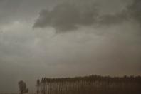 Diferente de setembro, novo mês começa com chuva no Paraná, que deverá permanecer no final de semana. Foto: Gilson Abreu/AEN