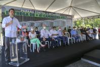 O governador Carlos Massa Ratinho Junior entregou nesta terça-feira (21), em cerimônia na Academia Policial Militar do Guatupê, em São José dos Pinhais, mais 41 caminhões-pipa para 40 diferentes municípios do Estado.