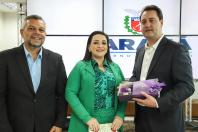 Governador e prefeita de Carambeí comemoram instalação da Ambev no município