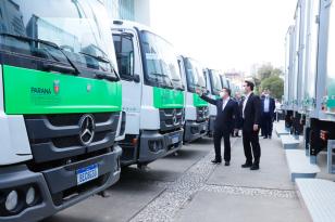 Entrega de caminhões