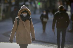 Simepar prevê inverno seco e frio, com geadas e nevoeiros - Imagens frio em Curitiba