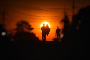 Com El Niño, primavera será quente e chuvosa no Paraná, prevê Simepar - Na foto, Dia do Sol em Curitiba.