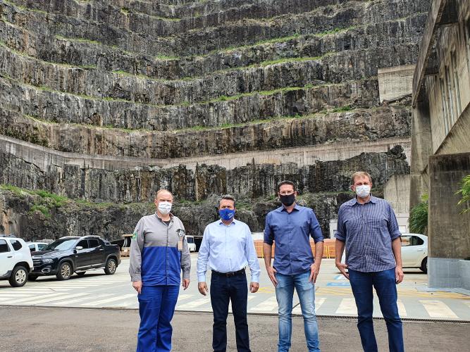 Visita às Usinas Hidrelétricas do Rio Iguaçu - PR