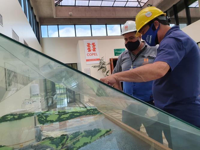 Visita às Usinas Hidrelétricas do Rio Iguaçu - PR