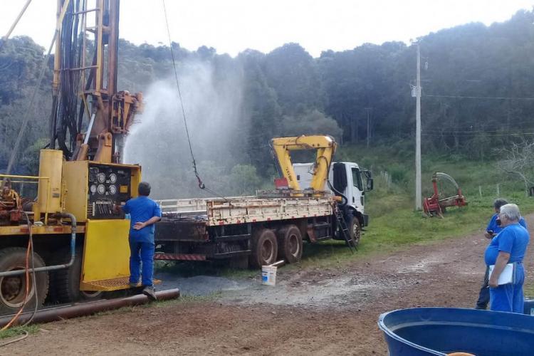 perfuração de poço