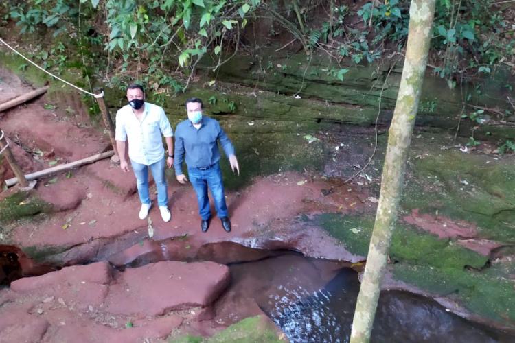 ARARUNA - O projeto Parques Urbanos do Paraná é o maior do Brasil, afirmou o secretário estadual do Desenvolvimento Sustentável e do Turismo, Márcio Nunes. Ele esteve nesta semana na região Noroeste para acompanhar as obras de quatro Parques Urbanos. São áreas de fundo de vale que serão recuperadas e reaproveitadas como espaços de lazer e turismo aos moradores, aliado à preservação ambiental. - 02/07/2021 - Foto: Divulgação SEDEST